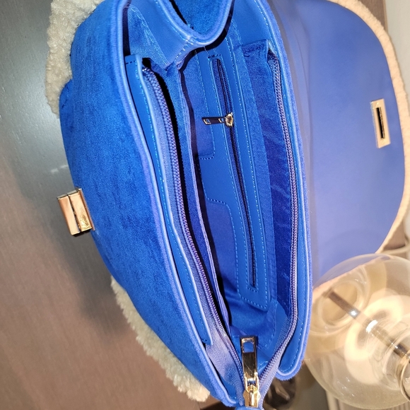 Blue Suede & Shearling Handbag. - Picture 4 of 10